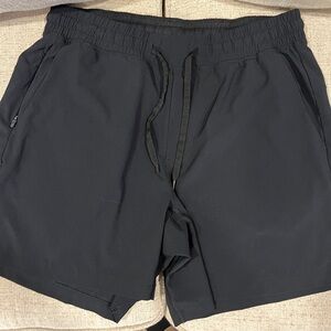CRZ YOGA Men’s 5” LL Shorts (Size L)
